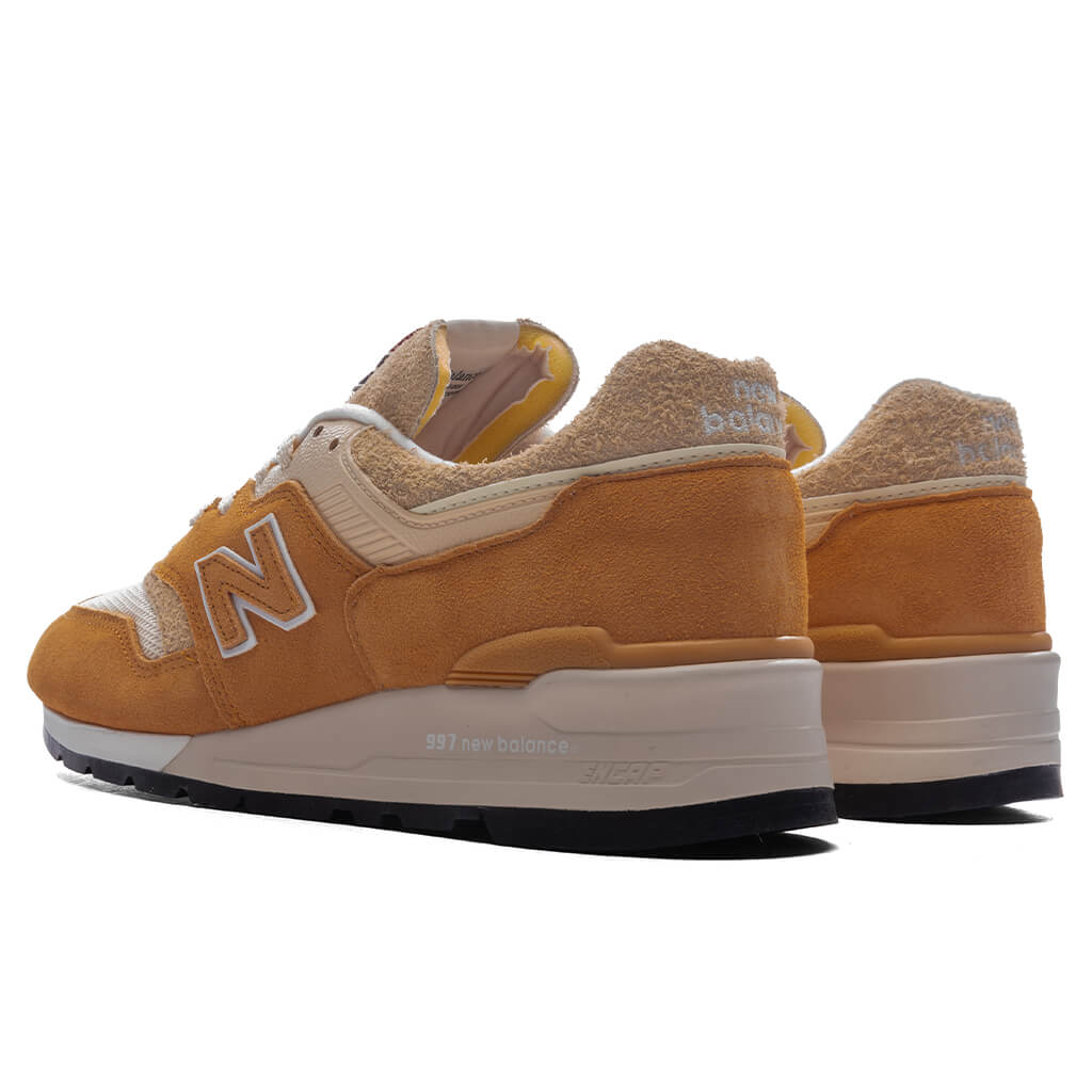 Made in USA 997 - Dried Apricot/Calcium/White New Balance