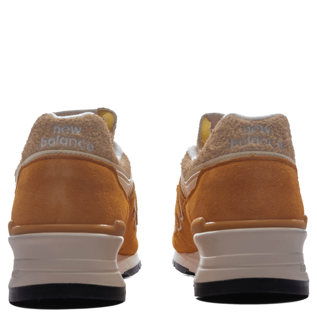 Made in USA 997 - Dried Apricot/Calcium/White New Balance