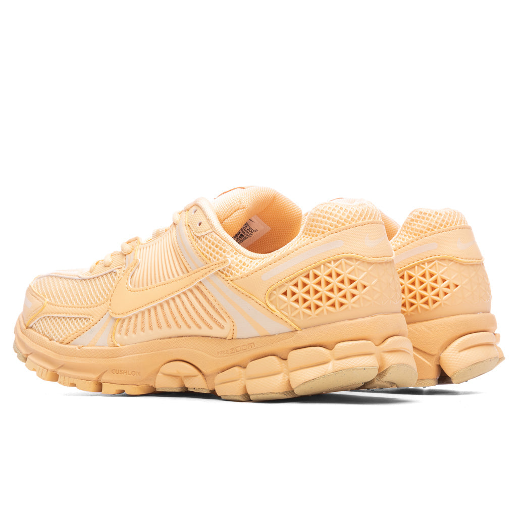 Zoom Vomero 5 - Celestial Gold Nike