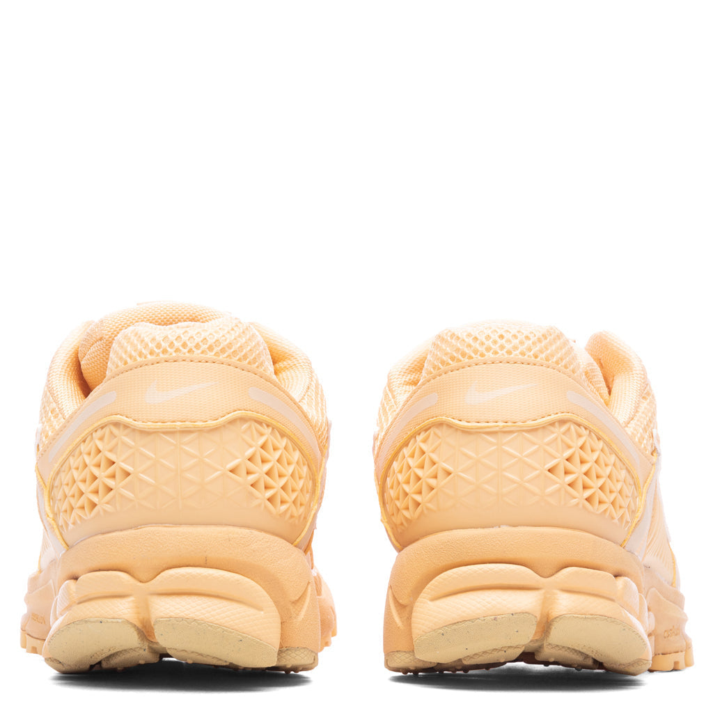 Zoom Vomero 5 - Celestial Gold Nike