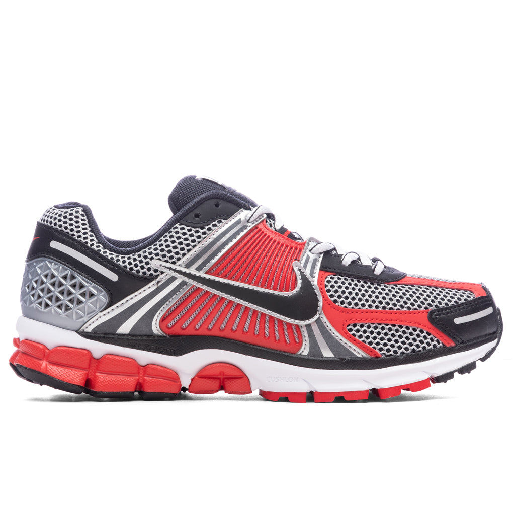 Zoom Vomero 5 - Metallic Silver/Black/University Red Nike