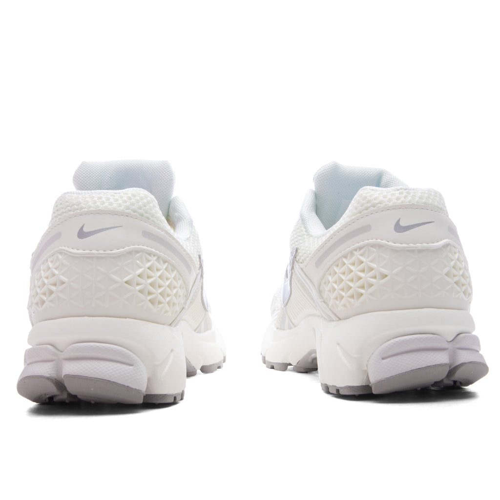 Zoom Vomero 5 - Sail/Metallic Silver/Vast Grey Nike