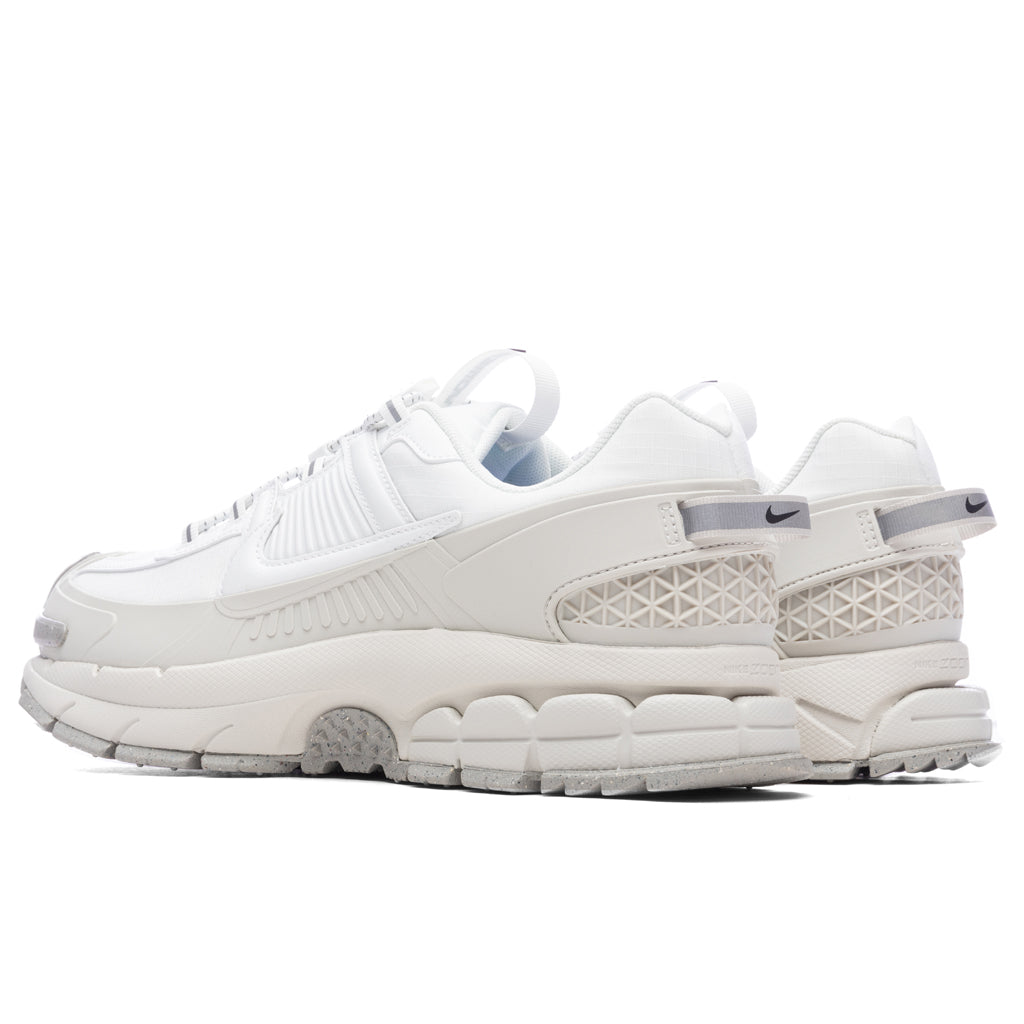 Zoom Vomero Roam - Summit White/Light Bone Nike