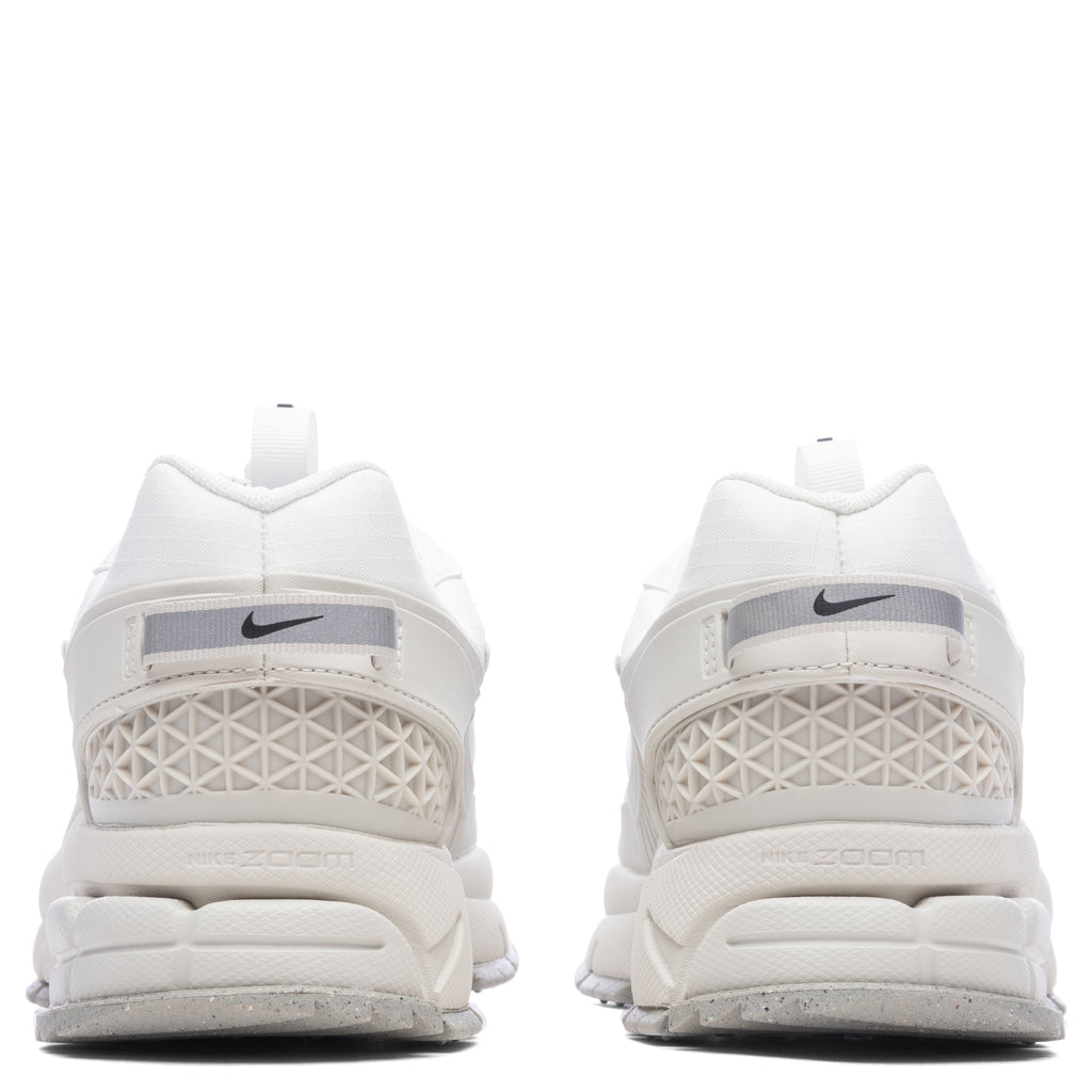 Zoom Vomero Roam - Summit White/Light Bone Nike