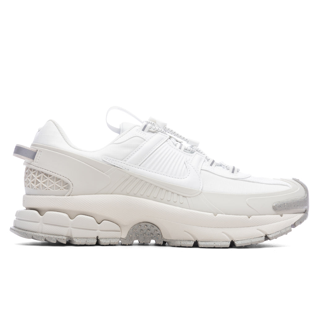 Zoom Vomero Roam - Summit White/Light Bone Nike